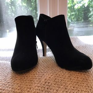 Madden Girl Black Booties (Size 7)
